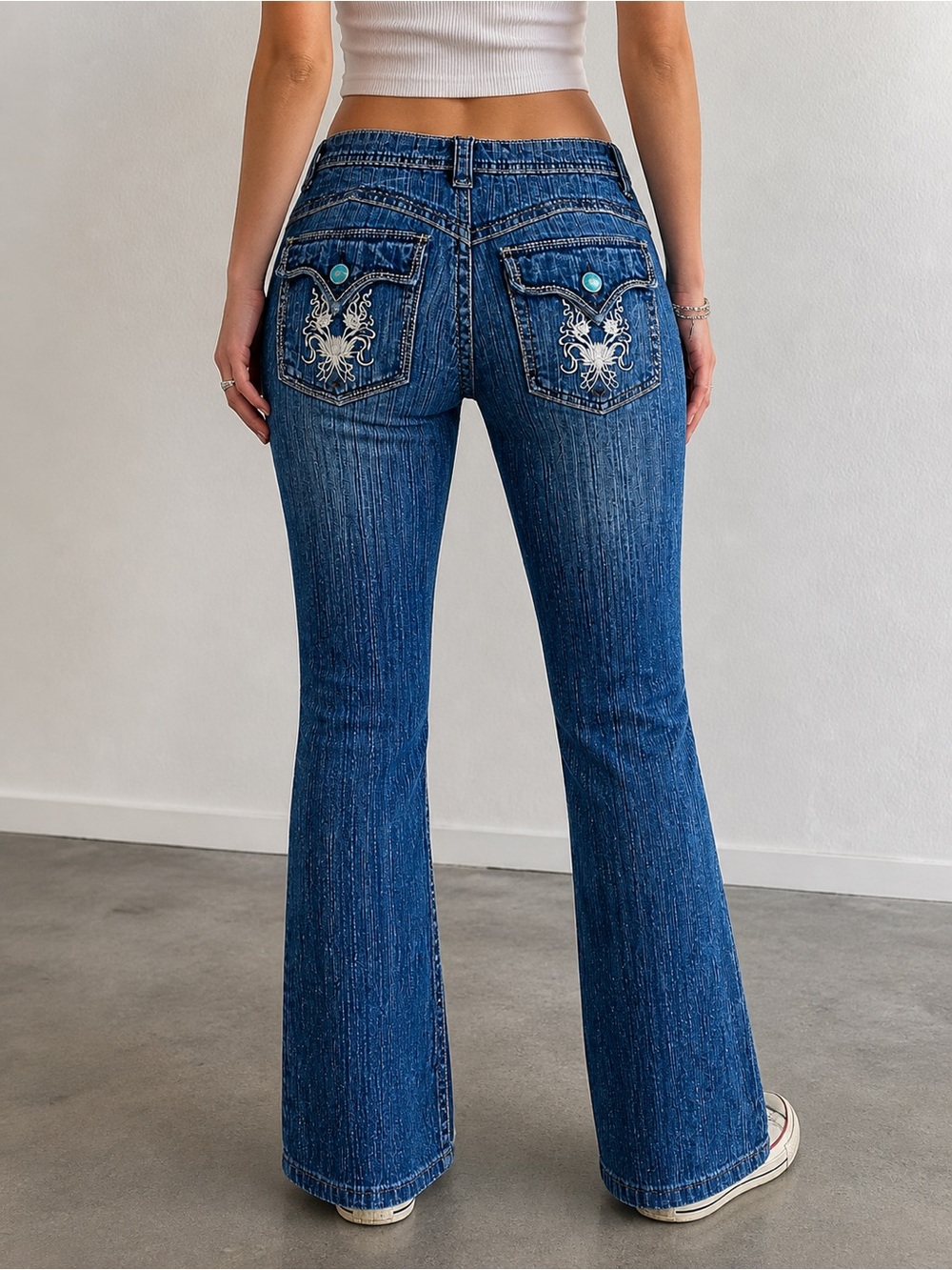 VINTAGE Lola Jeans blue embroidered flap pockets 30 boot cut leg mid to low rise